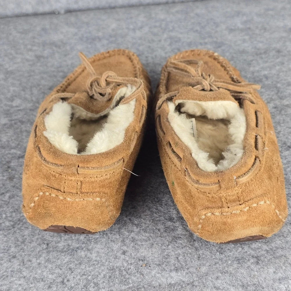 UGG Dakota Slipper Kids Size 1 Chestnut Suede Moccasin Sheepskin Lined 5296